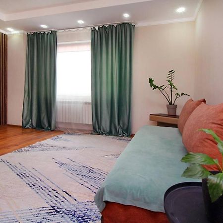 2 Ком Студия На 18 Этаже С Панорамным Видом На Горы В Жк Мега Тауер Almaty Exterior foto