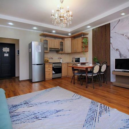 2 Ком Студия На 18 Этаже С Панорамным Видом На Горы В Жк Мега Тауер Almaty Exterior foto
